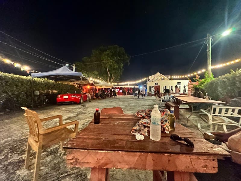 Road House Restaurant And Bar