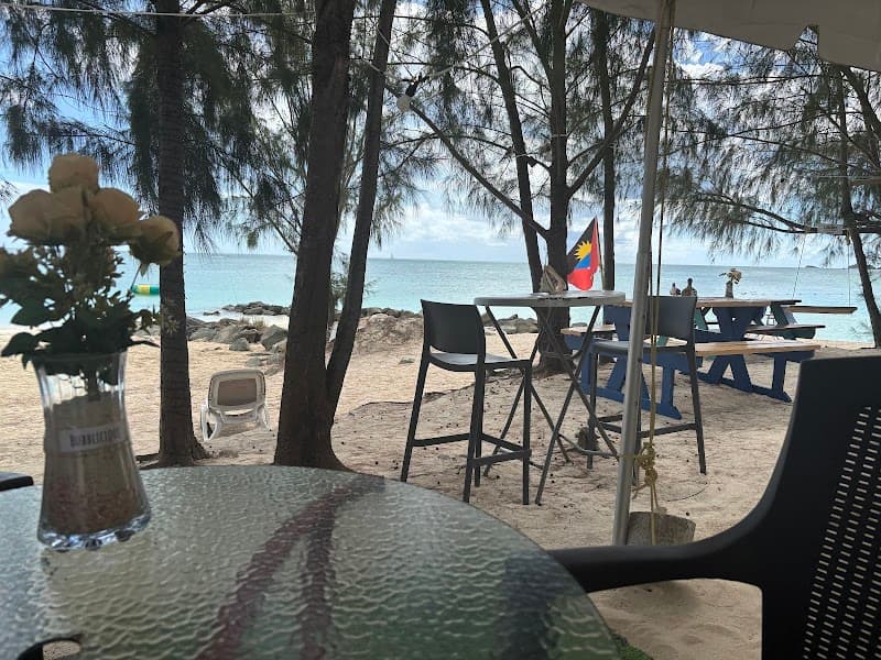 Sandra’s Beach Shop Bar and Grill
