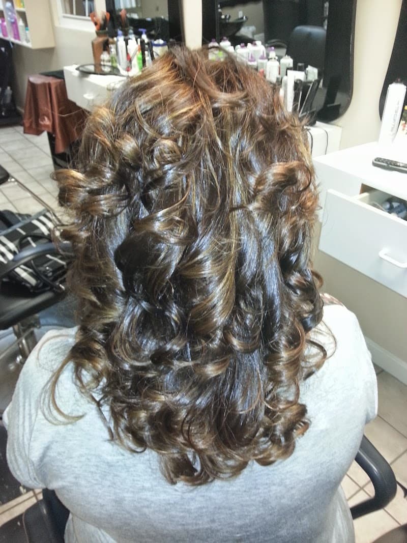 The Cutting Edge Salon
