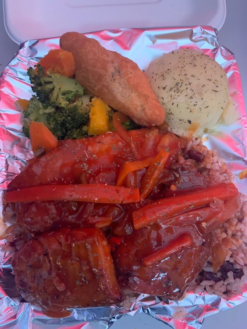 Vee’s Local Cuisine